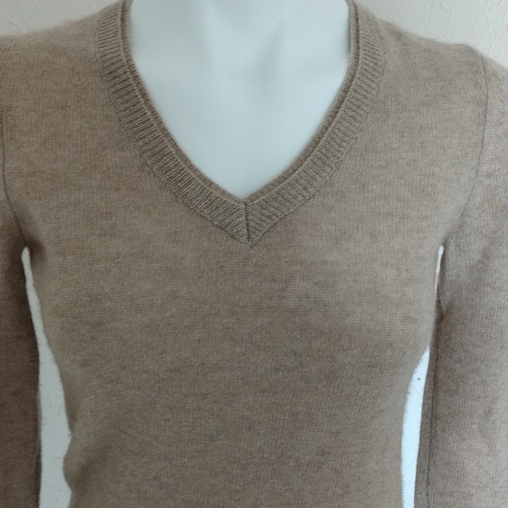 COMING SzXSm CASHMERE 2ply Double V Neck Detail Marina Luna NWT Copy - Picture 3 of 4